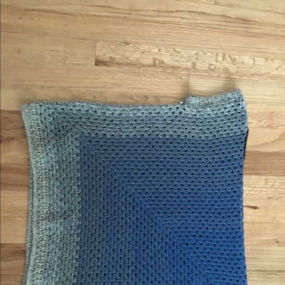 Handmade crocheted top - Picture 3 of 9